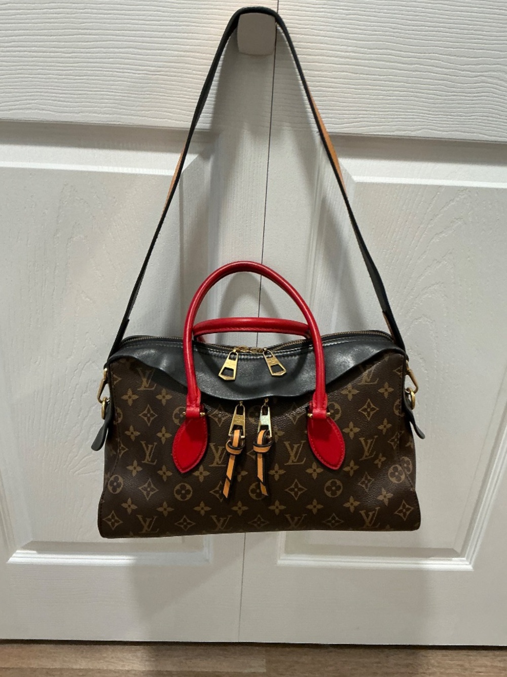 Louis Vuitton Authentic Tuileries Handbag - Picture 2 of 11